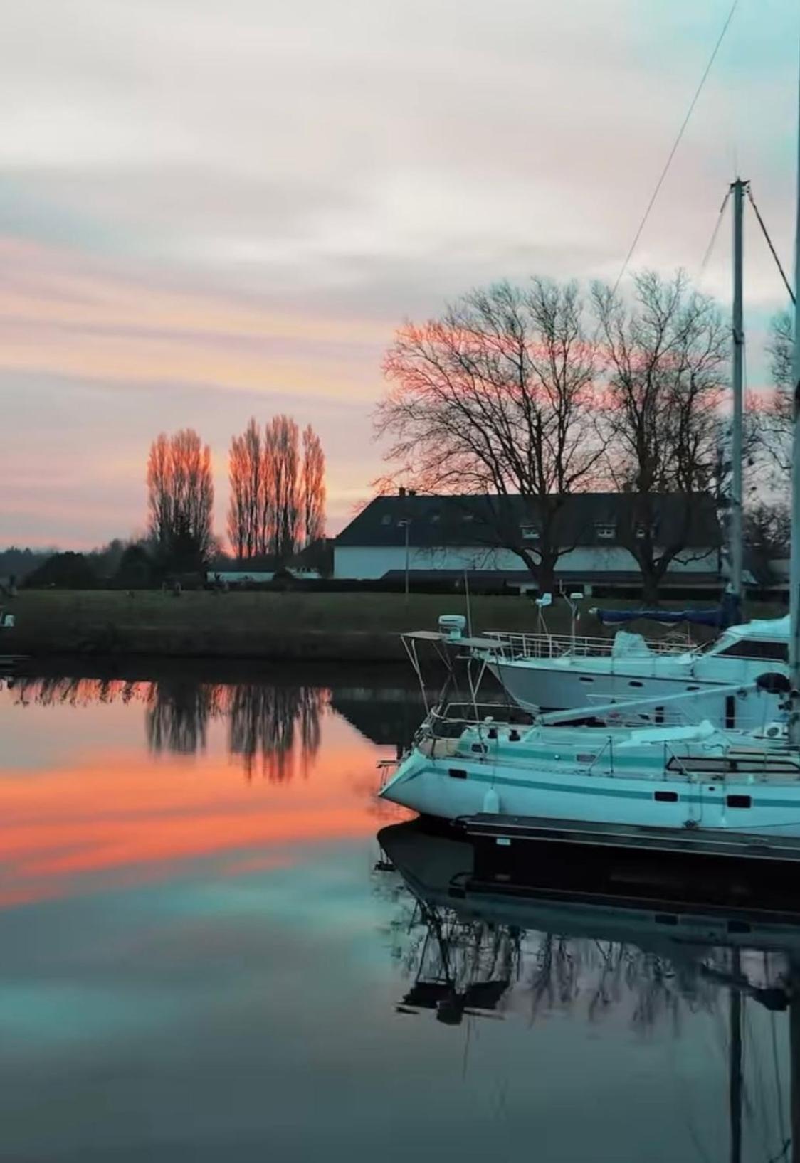 Vila Loc Mi Carentan Exteriér fotografie